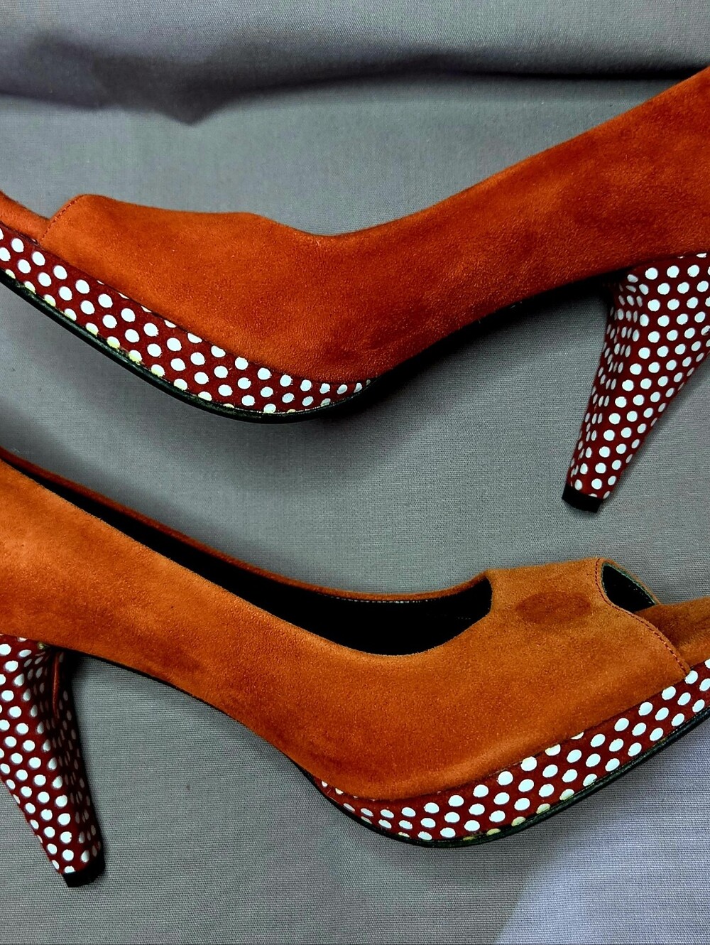 Artemis Size 40-9 Red White Polka Dot Suede Pumps